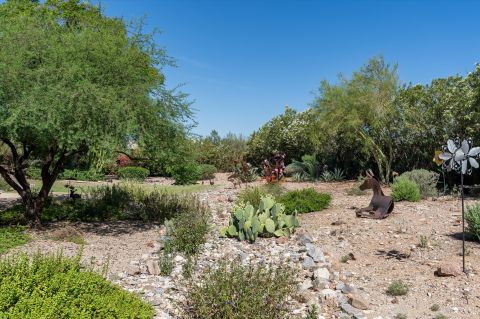 Grounds and Exterior View 29