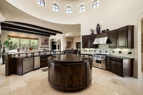 Interior View 15