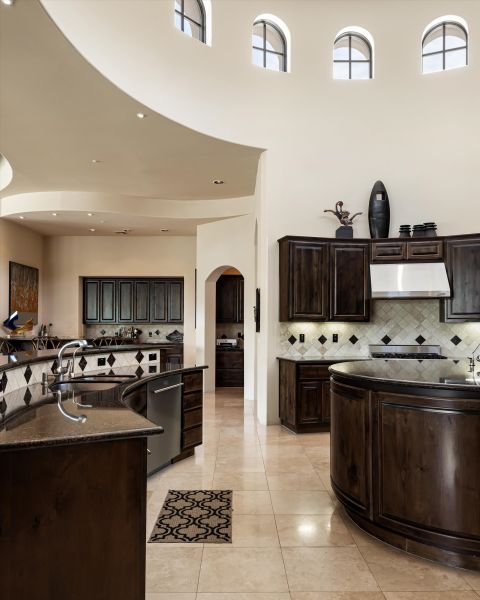 Interior View 16