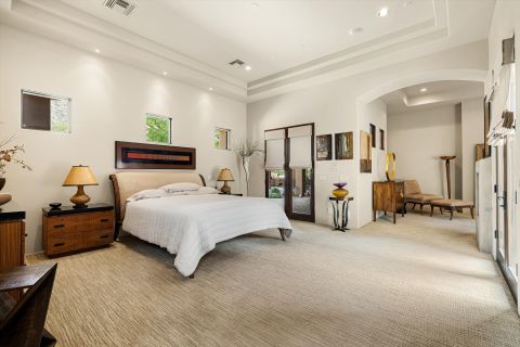 Interior View 23