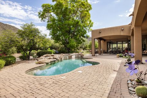 Grounds and Exterior View 15